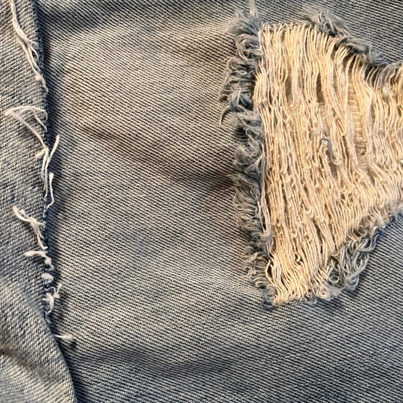 Red tag Levi distressed Bermuda shorts - Picture 10 of 11